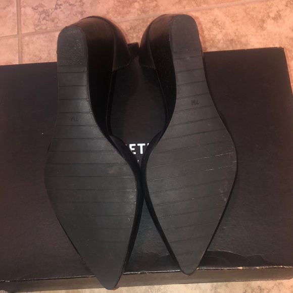 Kenneth Cole New York “Emery” black leather heels with ankle strap - Size 7 - Picture 3 of 7